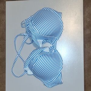 NWOT Aerie swim top 36D